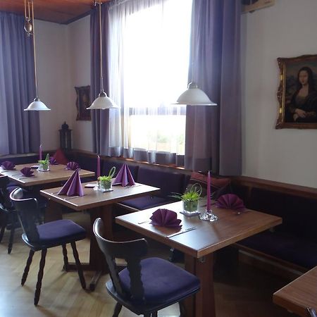 Hotel-Restaurant Zum Goldenen Hahnen Маркгронинген Экстерьер фото